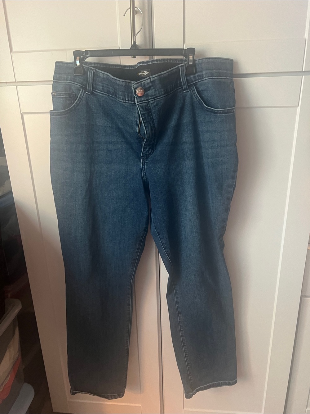Lee Women's Straight Leg Jeans in Dark Blue Wash